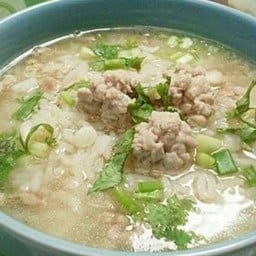 ข้าวต้มหมูทรงเครื่อง