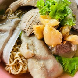 ไวไว+ต้มเลือดหมู