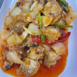 ผัดพริกเผาหมูกรอบ