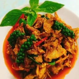 ผัดเผ็ดหมู