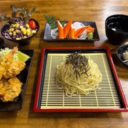 ซารุเซต**1ซารุราเมง 2ปูอัดซาซิมิ 3ไก่คาราเกะ+กุ้งเทมปุระ 5สลัดผัก