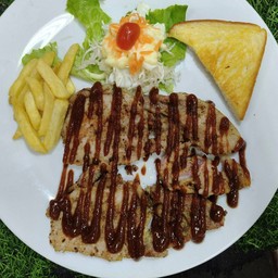 คอมโบ้หมูบาบีคิว2ชิ้นในกล่องเดียวกัน