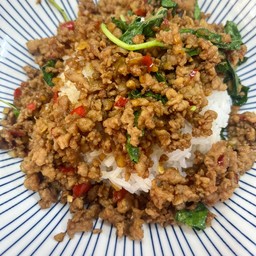 กะเพราหมูสับ