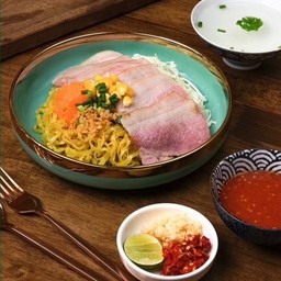 บะหมี่แบน เบคอนกระทะ