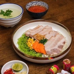 บะหมี่หยก สามชั้นกระทะ