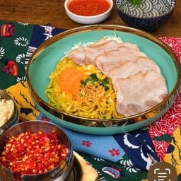 บะหมี่แบน สามชั้นกระทะ