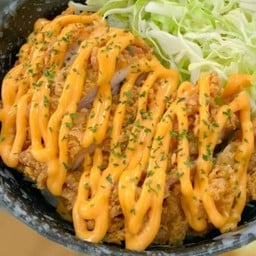 ริยา 하연 ข้าวไก่กรอบซอสเยิ้ม
