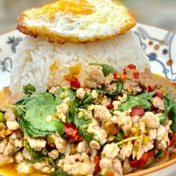 กระเพราปังเวอร์ อาหารตามสั่ง