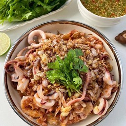 ปลาหมึกทอดกระเทียม น้ำจิ้มซีฟู้ด