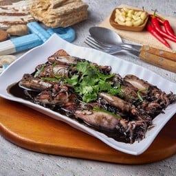 หมึกผัดน้ำดำ