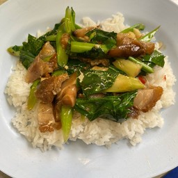 คะน้าหมูกรอบ