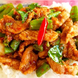 พริกแกงหมู+ราดข้าว