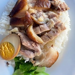 ข้าวขาหมู ต้มเลือดหมู แม่คนดี หน้าแสงจันทร์