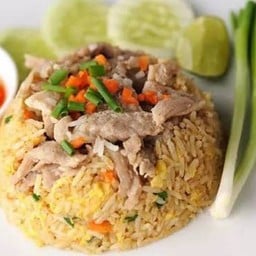 ข้าวผัดหมู ผู้พันโจ้
