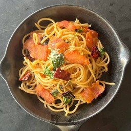 สปาเก็ตตี้ผัดแห้งเบคอน