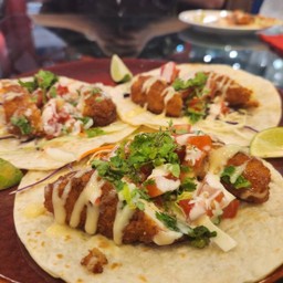 ไก่ ทาโค้ส