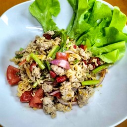 ยำมาม่าหมูสับ