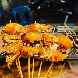 เบคอนพันเห็ดเข็มทอง