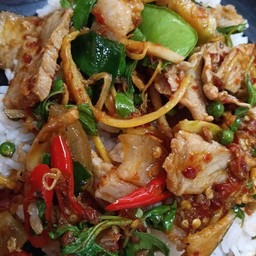 ผัดฉ่า หมูป่า แท้ (ผัดฉ่า)ราดข้าว
