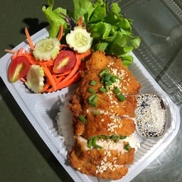 ข้าวไก่กรอบซอสเทอริยากิ