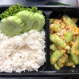 ข้าวแตงกวาผัดไข่