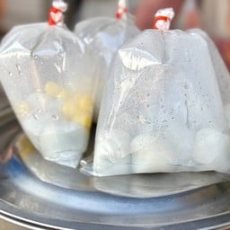 น้ำเต้าหู้คุณยุ้ย เจ้าเก่า รพ.ธนบุรี