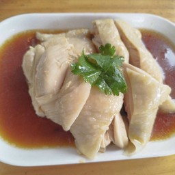 ไก่ล้วน+น้ำราดสูตรทางร้าน (กับข้าว)