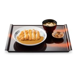 ข้าวราดหน้าแกงกะหรี่ไก่ทอด