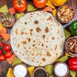 เลือกชุดอาหารเช้า ไม่ว่าจะเป็น เบอริโต้ ทาโก้ หรือสลัด