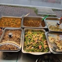 ข้าวราดแกง 2 อย่าง