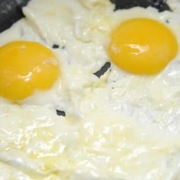 ไข่ดาว 2 ฟอง