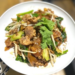 ผัดซีอิ๊วไก่