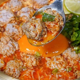 มาม่าต้มยำน้ำข้น หมูเด้ง หมูสับ