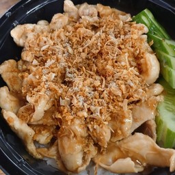 ไก่กะเทียม