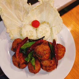 ลาบหมูทอด