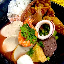 เย็นตาโฟทะเลต้มยำ