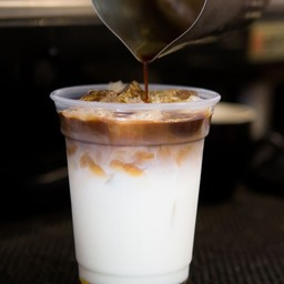 กาแฟสด ลาเต้้ เย็น