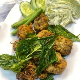 ลาบหมูทอด