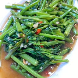 ผัดผักบุ้งไฟแดง