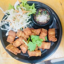 สามชั้นทอดน้ำปลา