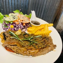 สเต็กเนื้อสันนอก ( sirloin steak)