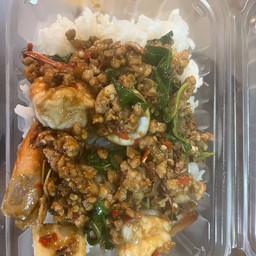 ข้าวกระเพราทะเล+หมูสับ