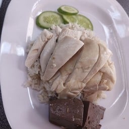 ยายหอมข้าวมันไก่ ยานาวา