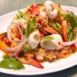 ยำมาม่าทะเล