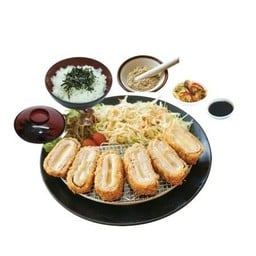 ชุดหมูทอดชุบเกล็ดขนมปังสอดไส้แฮมชีส(TK45)