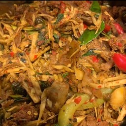 ผัดเผ็ดหมูป่า