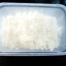 ข้าวเปล่าใส่กล่อง
