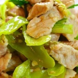 ผัดพริกหยวก(กับข้าว)