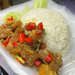 ข้าวหมูกรอบคั่วพริกเกลือ