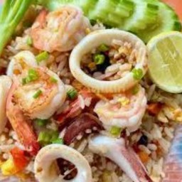 ข้าวผัดทะเล